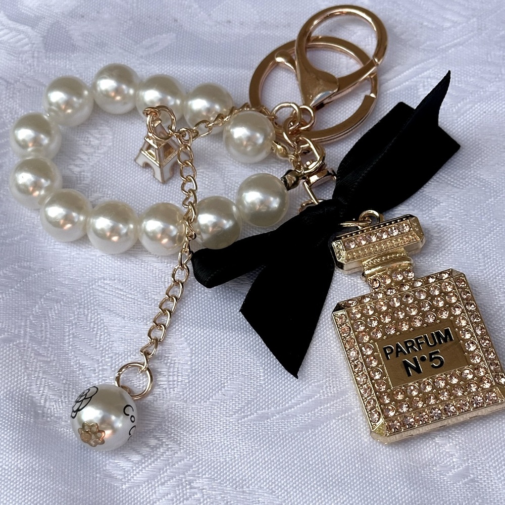 Parfum purse keychain with pearl hoop and charms